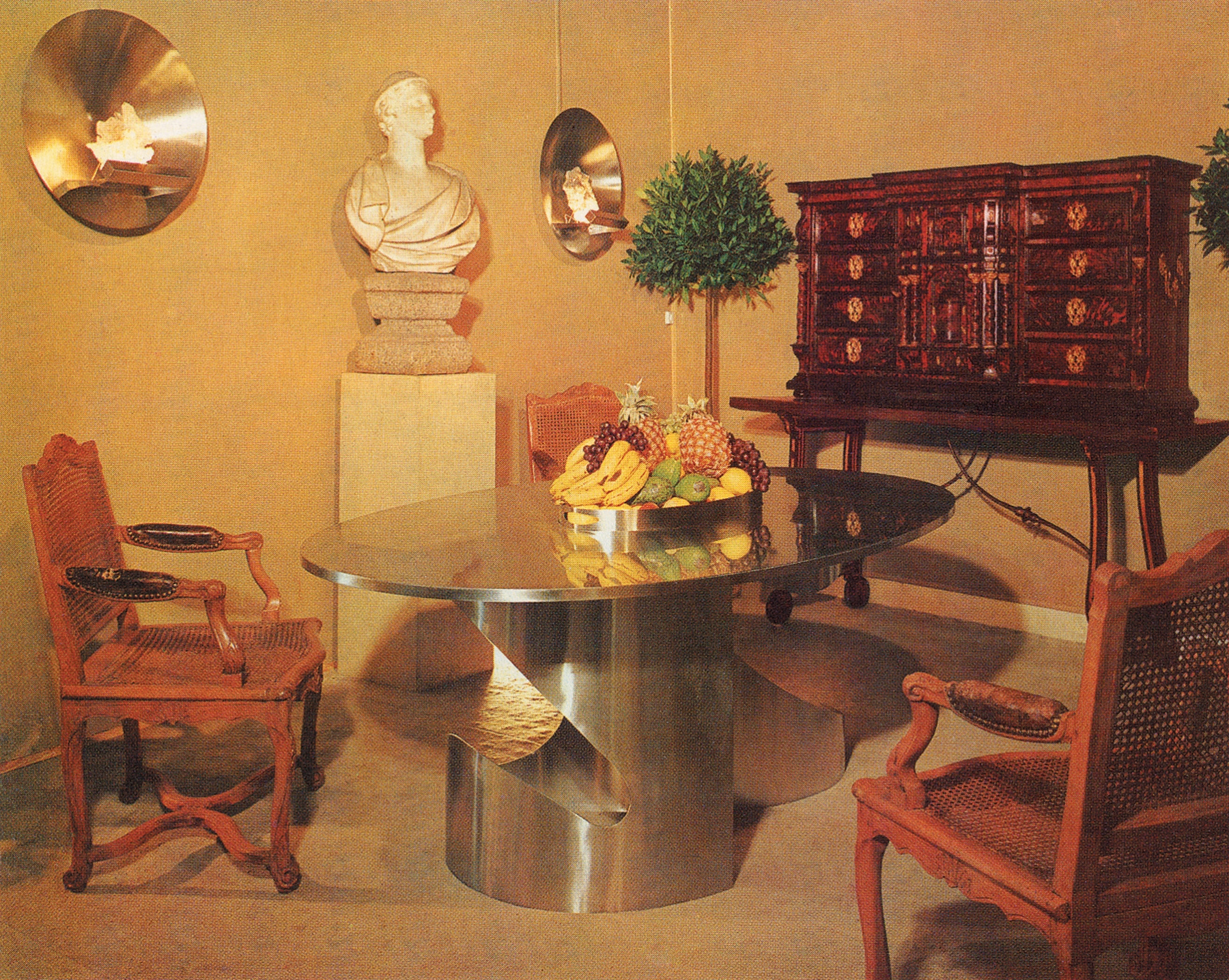 Saturn Table shown at Galerie Maison et Jardin, Paris, May 1968