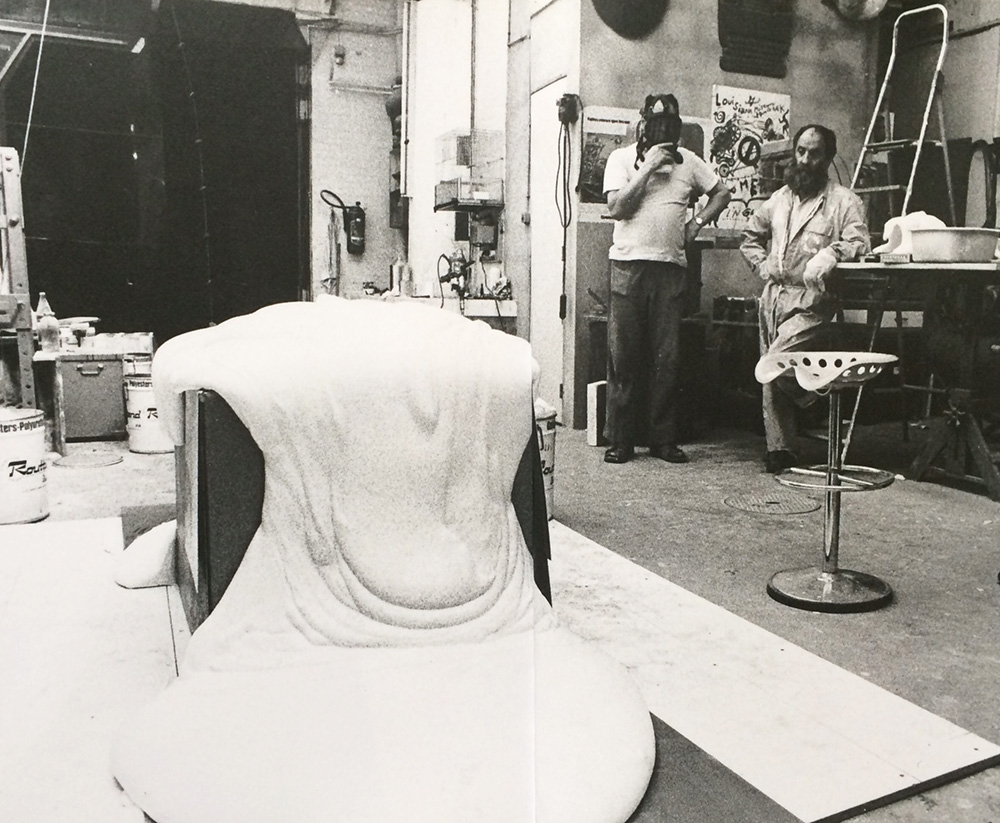 C&eacute;sar with the Expansion Table in production at the Roger Street Workshop, Paris, 1971